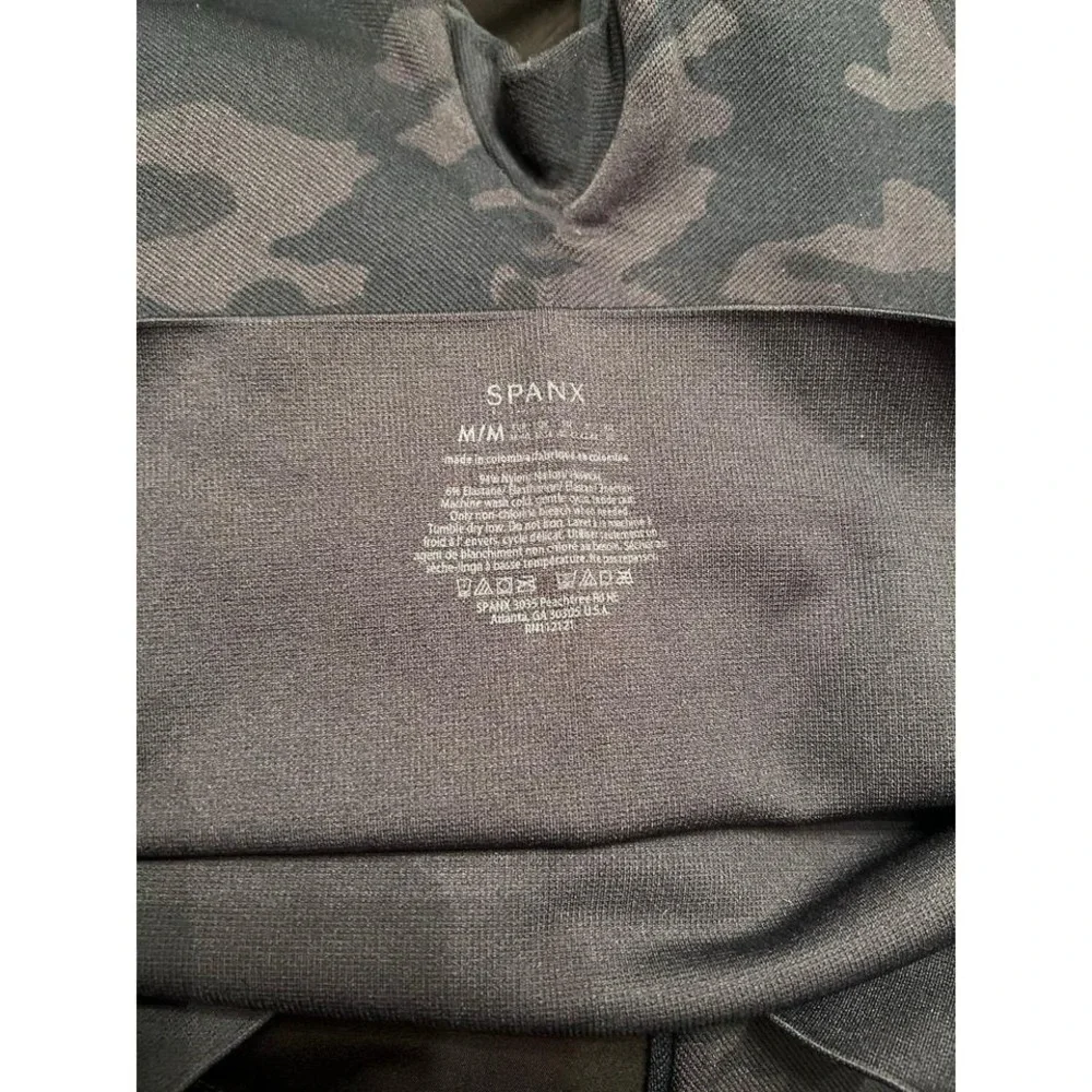 Spanx Look At Me High Waisted Seamless Camo Legging Medium
